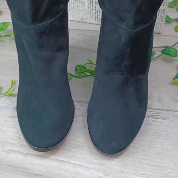 Lauren Ralph Lauren Suede Pull On Boot NWT - Picture 2 of 10